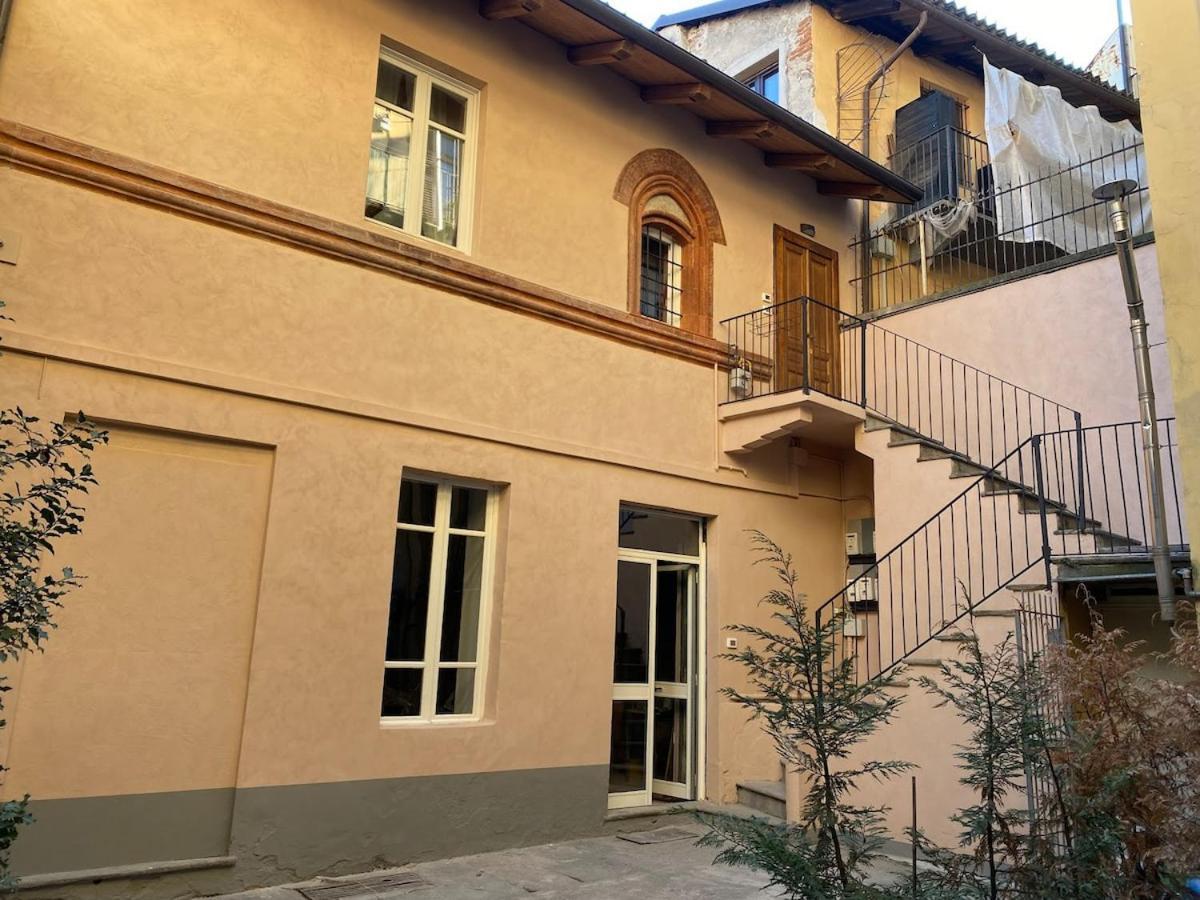 Maschera Di Ferro Appartamento In Centro Storico Πινερόλο Εξωτερικό φωτογραφία